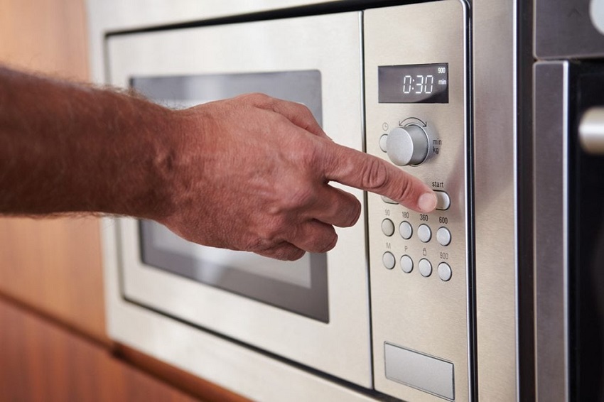 What Are the Do's and Don'ts of Using a Microwave