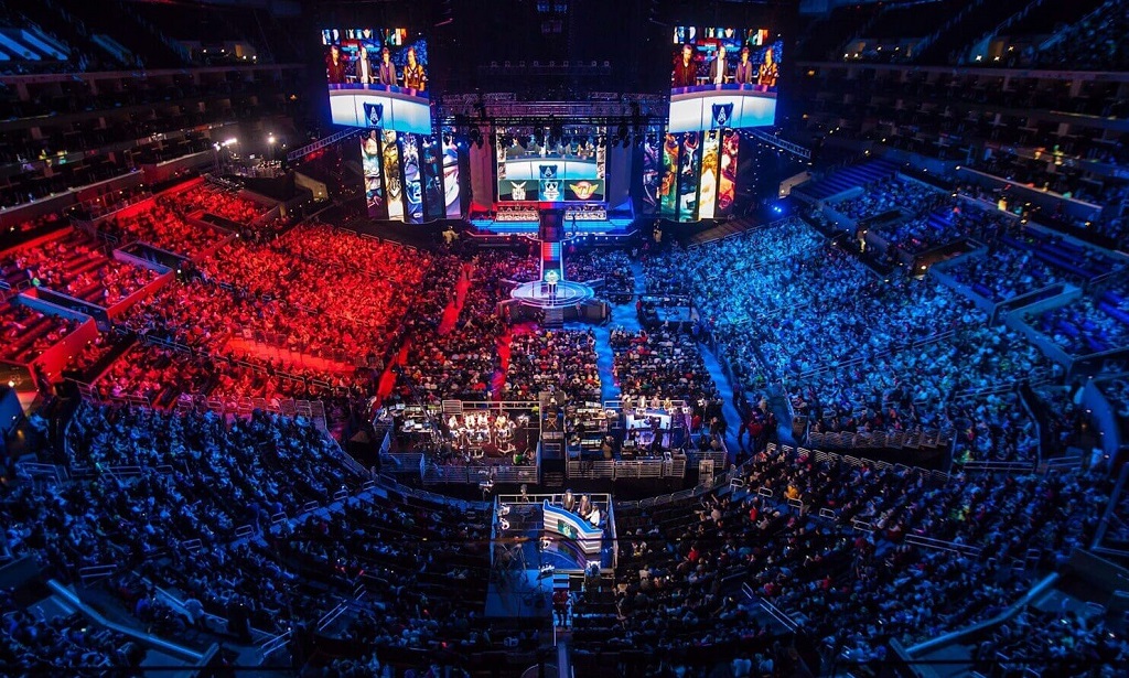 How do esports affect the environment?